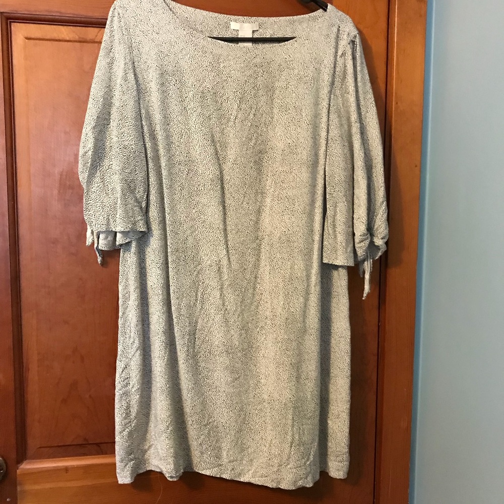 ❗️3/$12❗️ H&M White w Black Detail Sundress